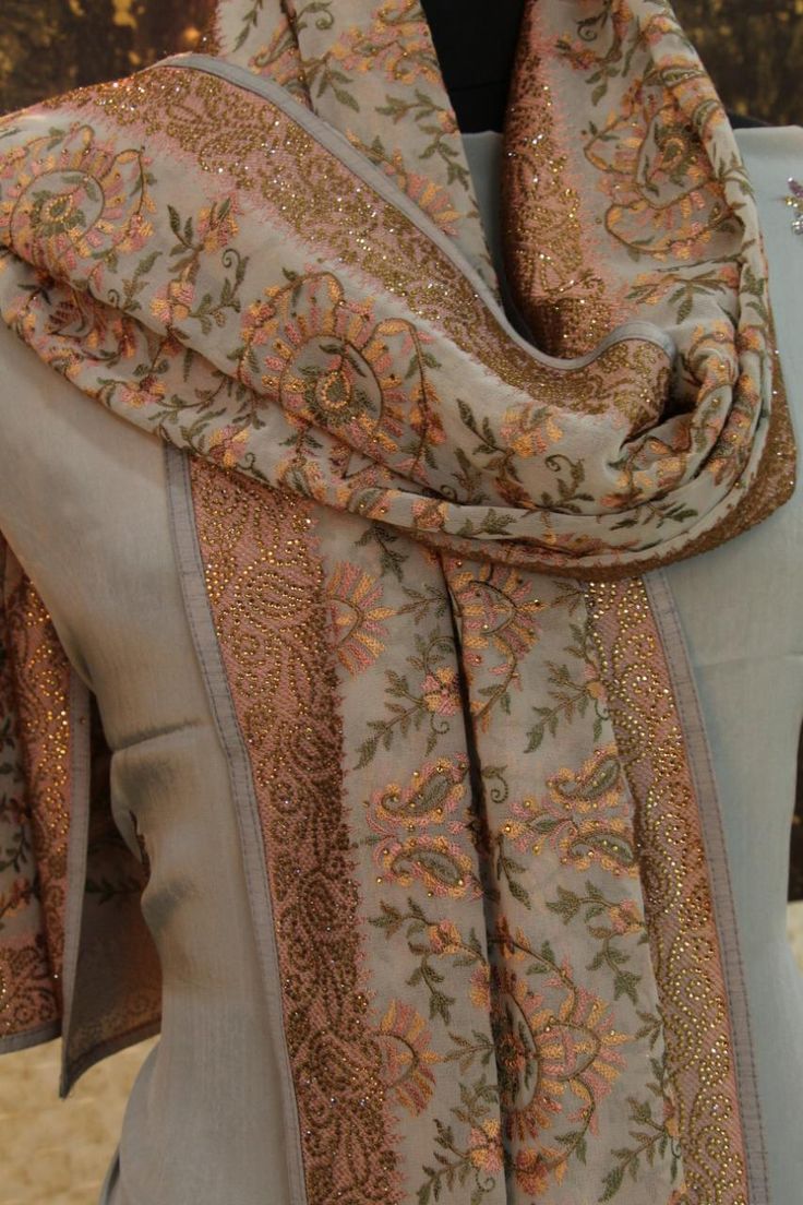 The Legacy of Kashmiri Pashmina — A Story Woven with Soul