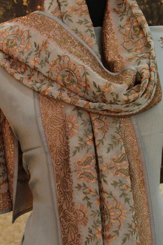 The Legacy of Kashmiri Pashmina — A Story Woven with Soul