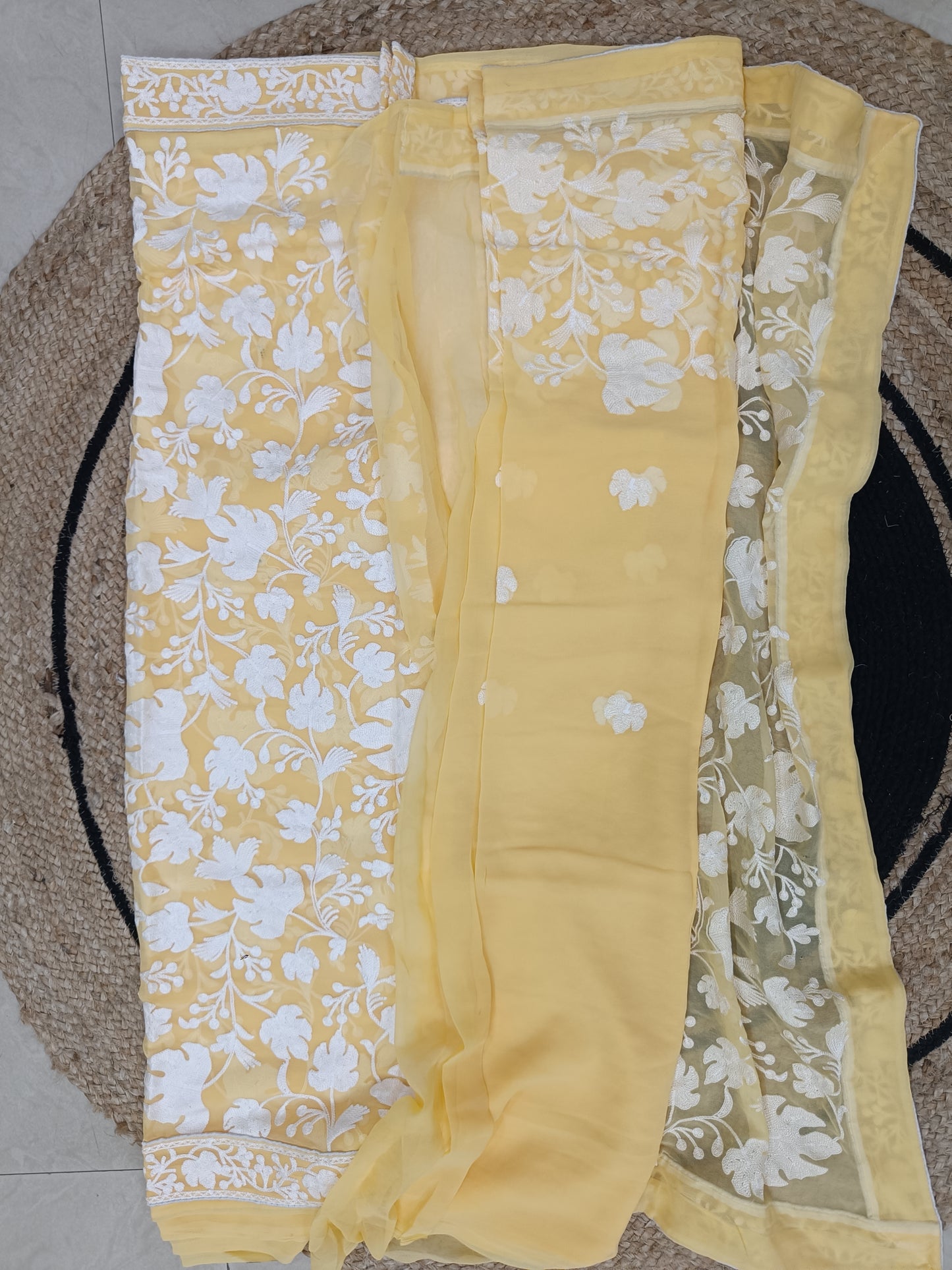 Elegant Kashmiri Aari Embroidery Saree – Chinar Leaf Motif in Subtle Yellow