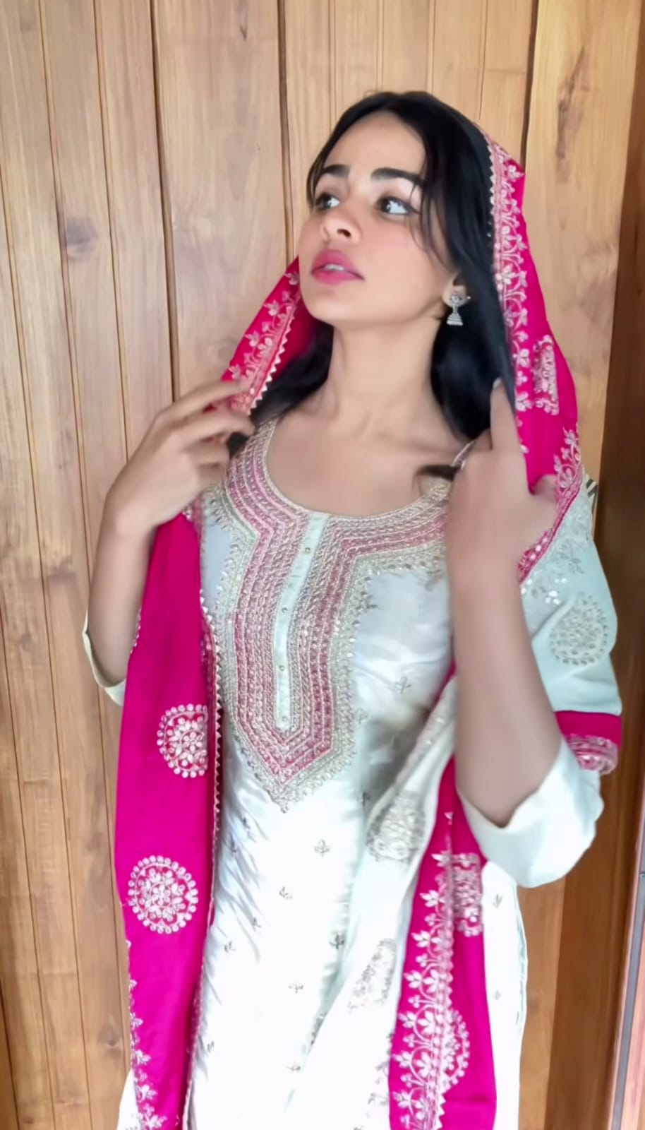 Zehra Handcrafted Ivory Tissue Silk Suit Set with Fuchsia Dupatta