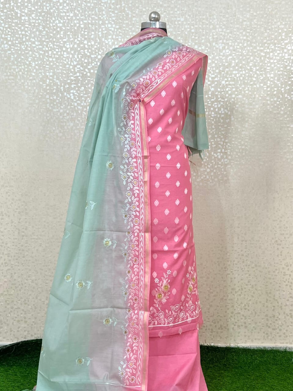 Unstitched Fabric