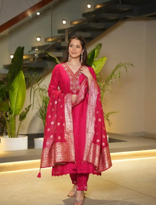 Noor Handcrafted Dola Silk Suit Set in Crimson Rose