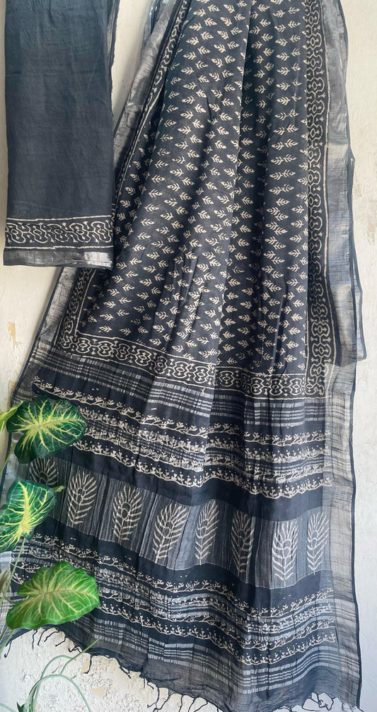 Indigo Mul Cotton Bagru Handblock Printed Saree – Naturally Dyed & Handcrafted