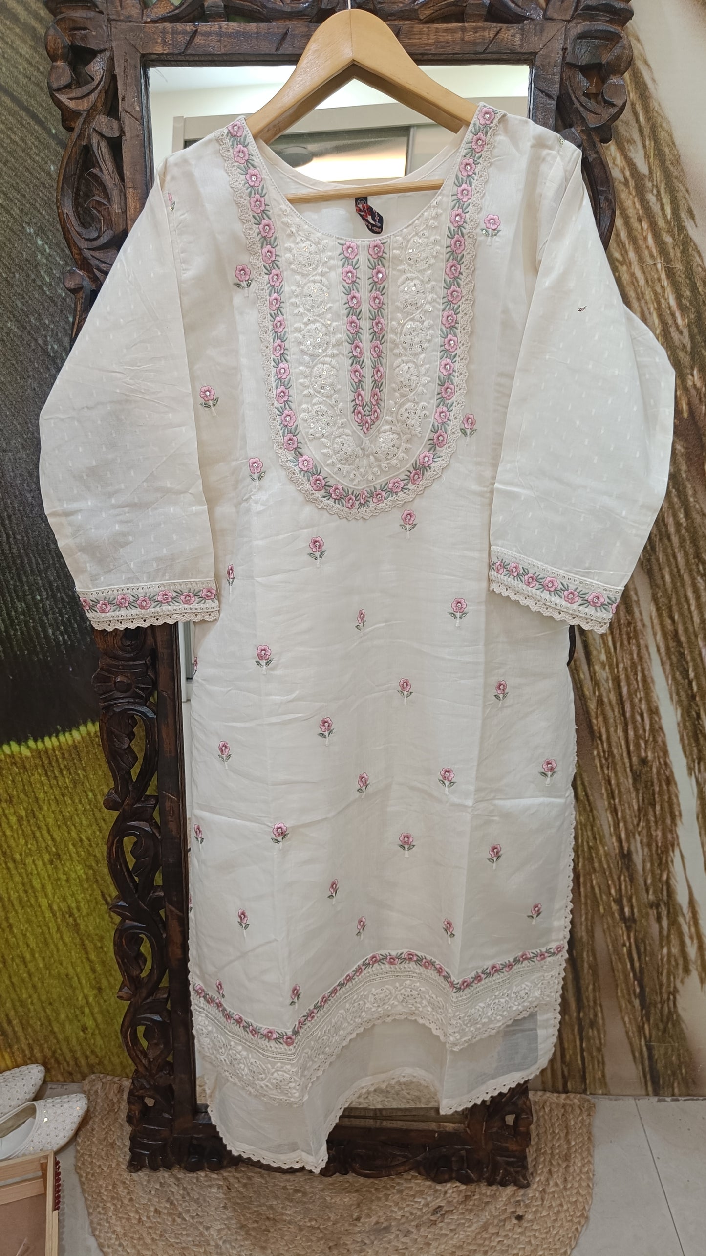 White Sniffing Flower cotton suit set