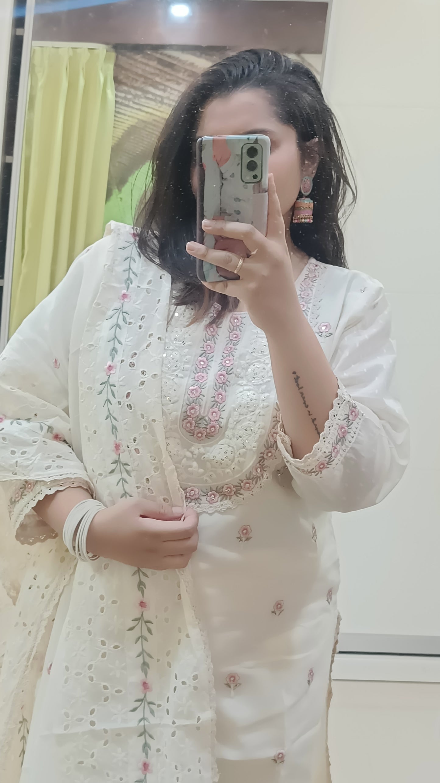 White Sniffing Flower cotton suit set