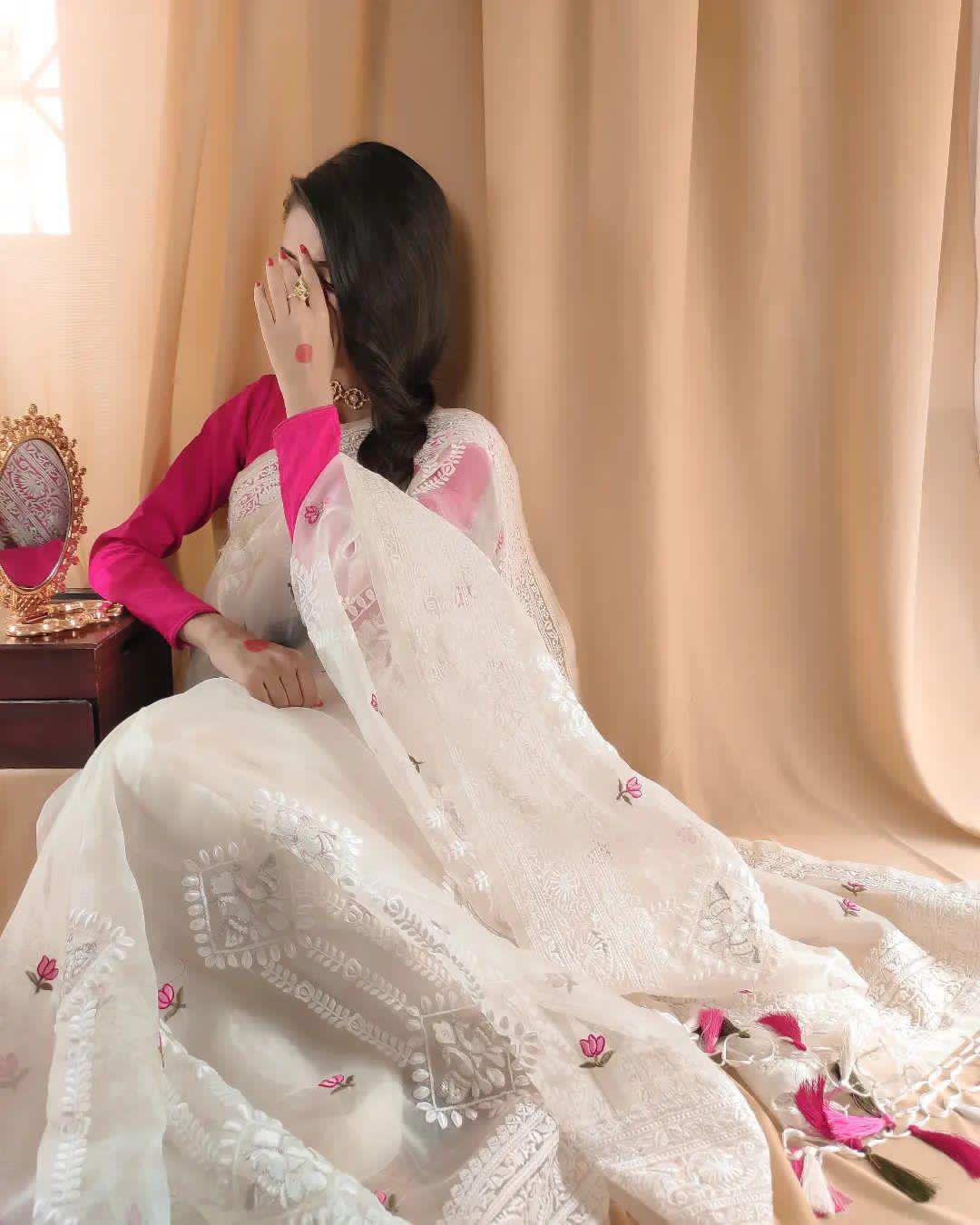 Gulnoor – Off-White Chikankari Silk Organza Saree with Tassels & Contrast Blouse